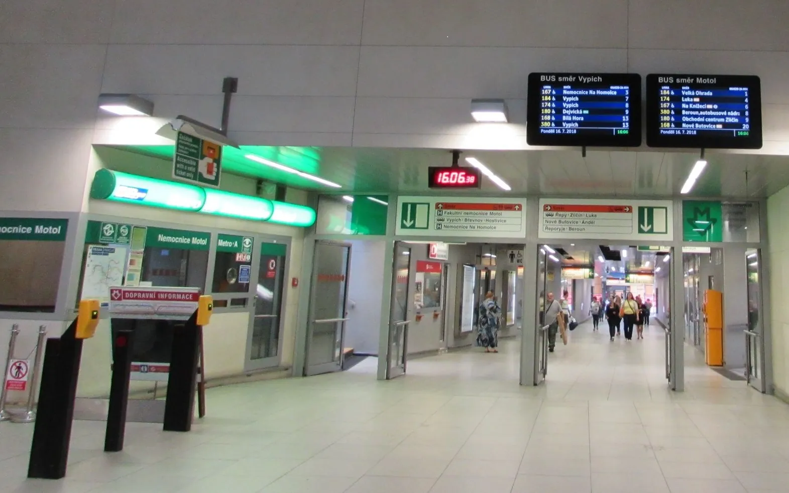 Metro - stanice Nemocnice Motol, Praha (2014)
